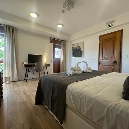 Aomo Art Space Guest house Oeiras