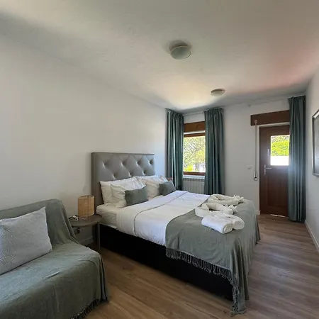 Aomo Art Space Guest house Oeiras