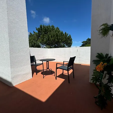 Aomo Art Space Guest house Oeiras