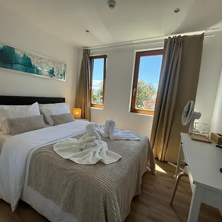 Aomo Art Space 4* أويراس