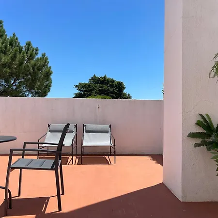Aomo Art Space Guest house Oeiras