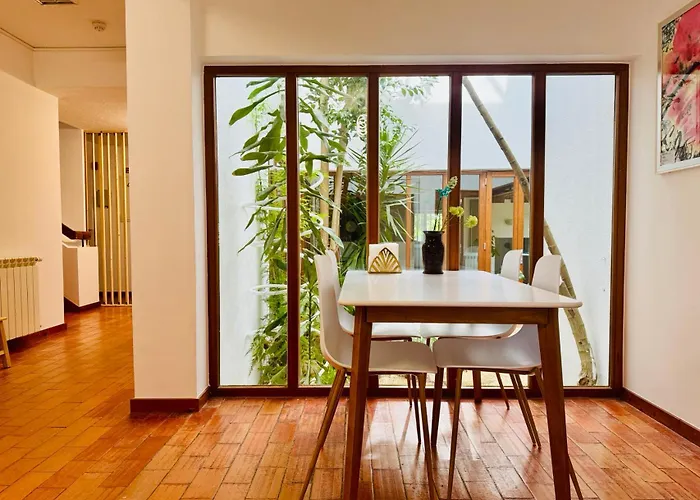 Aomo Art Space בית הארחה אוייראס