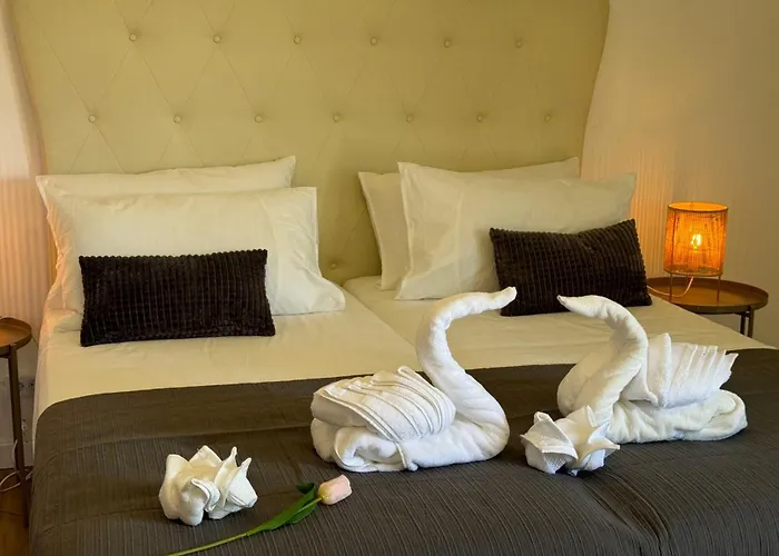 Aomo Art Space בית הארחה