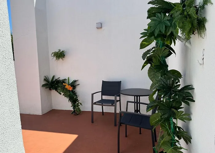 בית הארחה Aomo Art Space 4*