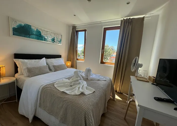 Aomo Art Space 4* אוייראס