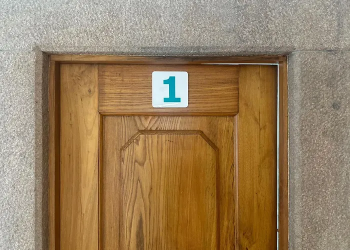 Aomo Art Space 4* אוייראס