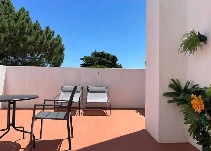 Aomo Art Space בית הארחה אוייראס